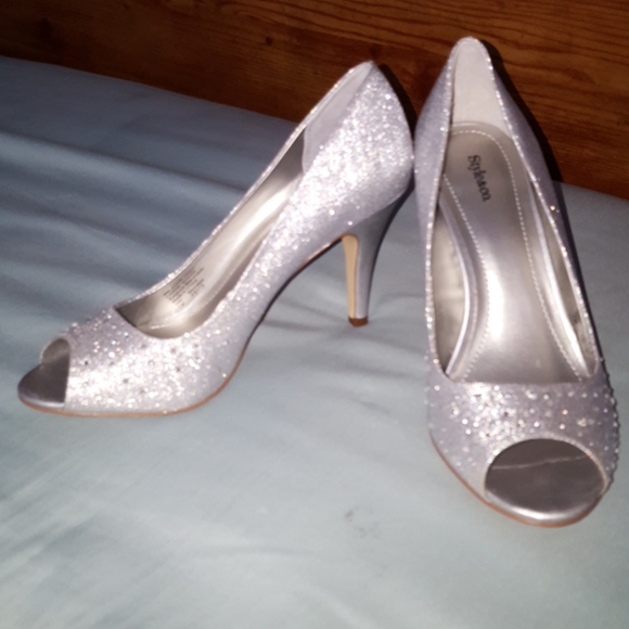 Silver heels - Picture 4 of 7